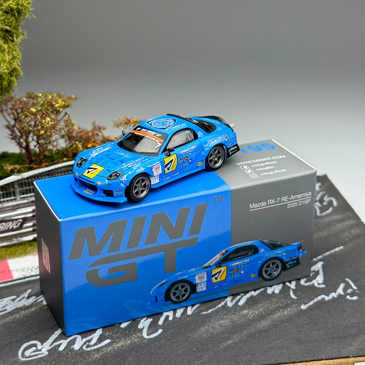MINIGT 1:64 Mazda RX-7 RE-Amem – обзор и цена Kids Toys Cars